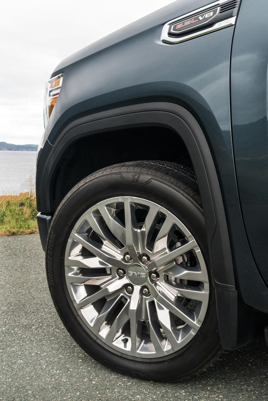 Колеса GMC Sierra Denali Crew Cab 2018 года  (фото 35 из 45)